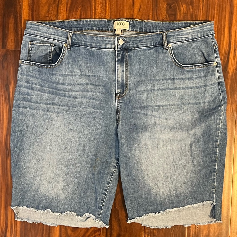 Women’s LOGO by Lori Goldstein Cut Off Jean Shorts 24W